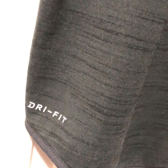 Preowned Nike Dry Fit size small - Picture 3 of 4